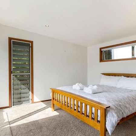 Karaka Sanctuary With Spa Pool By Waiheke Unlimited Oneroa Номер фото