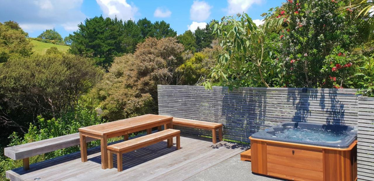 Karaka Sanctuary With Spa Pool By Waiheke Unlimited Oneroa Экстерьер фото